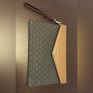 Michael Kors Hand Bag *Brand New*